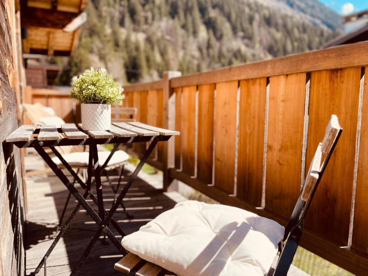 Chalet Le Petit Nicolas, Jacuzzi, Vue Mont Blanc Chamonix Mont Blanc Exterior foto
