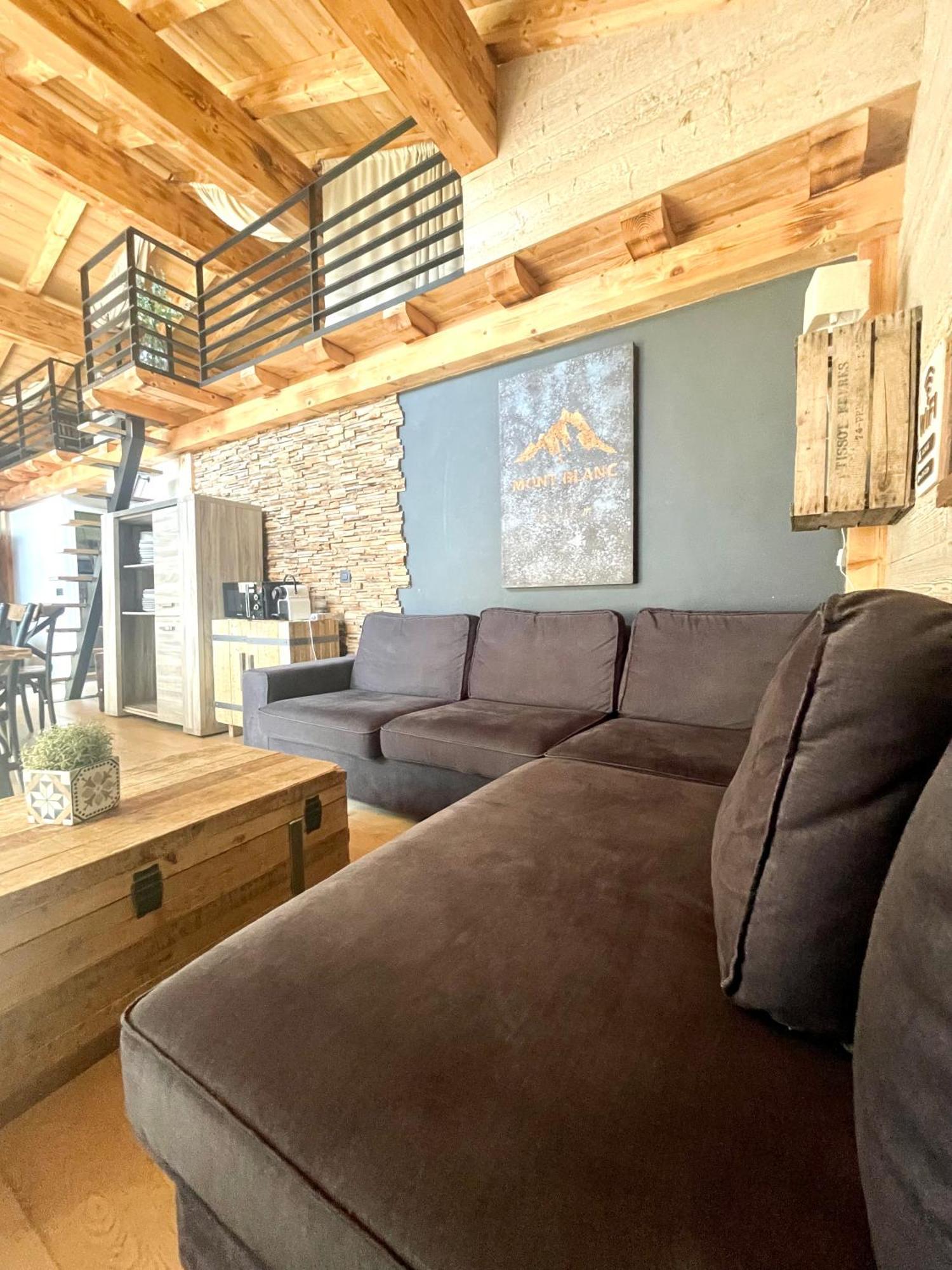 Chalet Le Petit Nicolas, Jacuzzi, Vue Mont Blanc Chamonix Mont Blanc Exterior foto