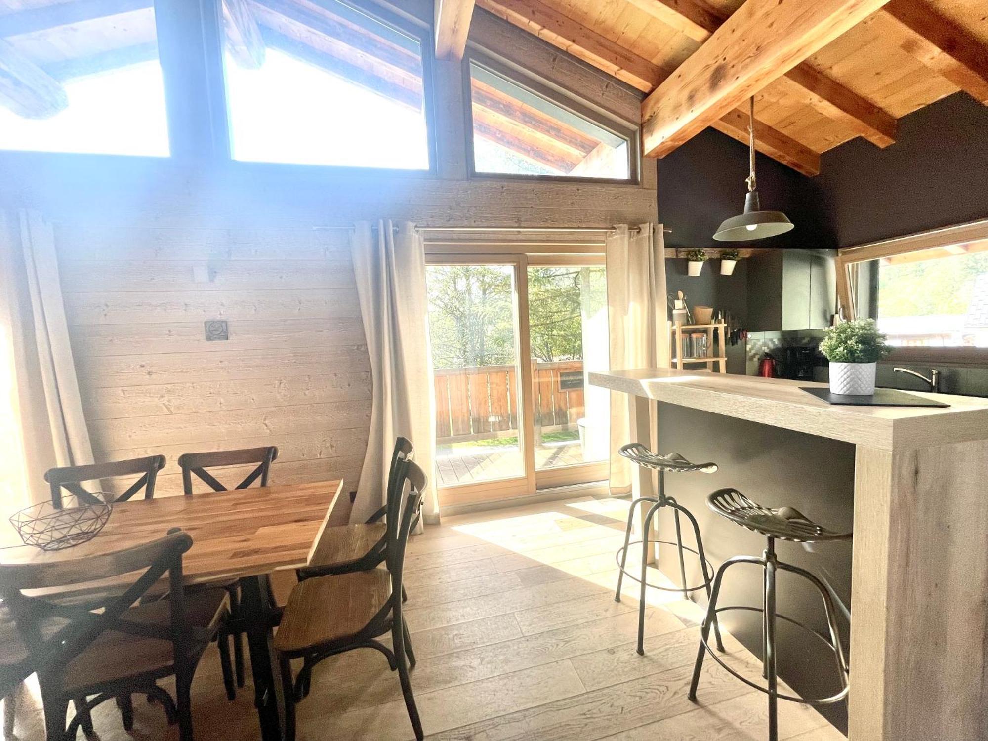 Chalet Le Petit Nicolas, Jacuzzi, Vue Mont Blanc Chamonix Mont Blanc Exterior foto