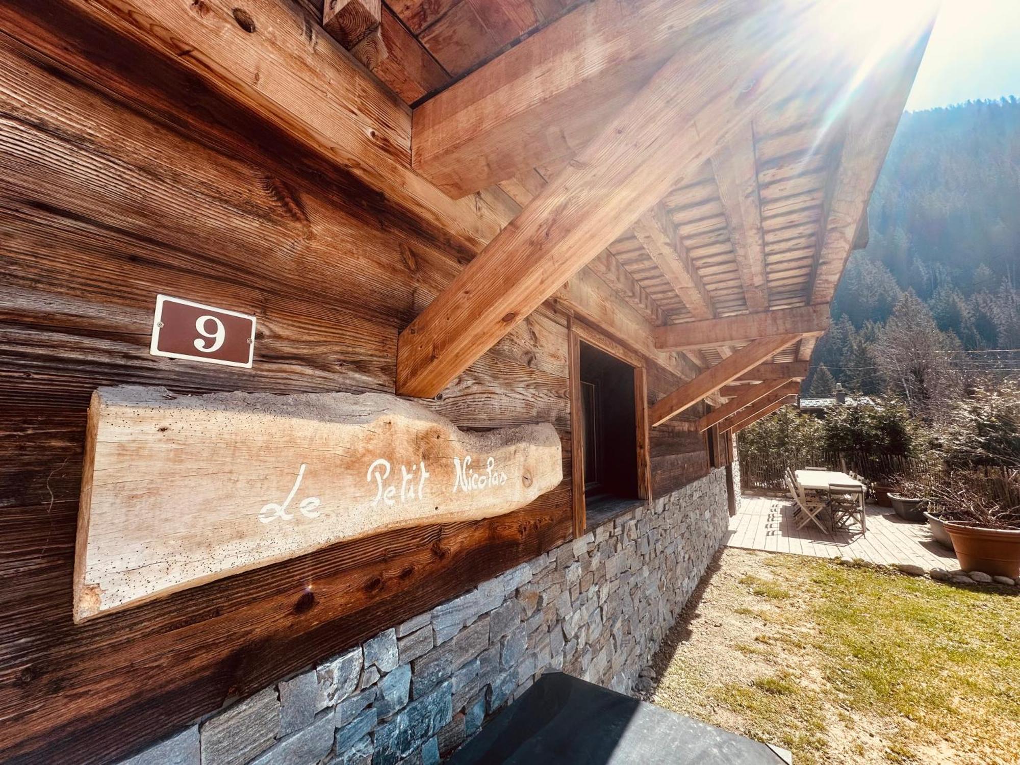 Chalet Le Petit Nicolas, Jacuzzi, Vue Mont Blanc Chamonix Mont Blanc Exterior foto